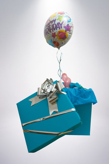 Caja sorpresa con globo Feliz cumpleaños